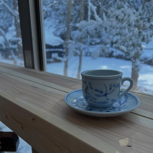雪の朝❄️
まもなくオープンです♪  #雪の朝 #一杯のコーヒー #今年もよろしくおねがいします #saritikari_cafe